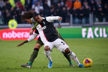 Torino, İtalya. 06 Ocak 2020. İtalyan Serisi A. Juventus Fc, Cagliari Calcio 'ya karşı. Juventus FC 'den Douglas Costa iş başında.