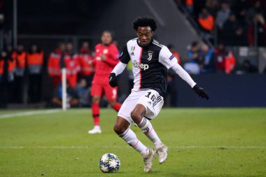 Leverkusen, Almanya. 11 Aralık 2019. Uefa Şampiyonlar Ligi 2019-20 Grubu D. Juan Cuadrado Juventus FC 'den..   