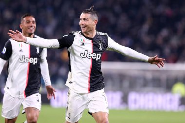 Torino, İtalya. 19 Ocak 2020. İtalyan Serisi A. Juventus Fc, Parma Calcio 'ya karşı. Juventus FC 'den Cristiano Ronaldo gol attıktan sonra kutluyor   