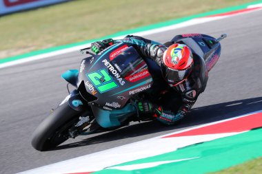 Petronas Yamaha SRT 'den Franco Morbidelli, San Marino' daki Moto GP Octo Grand Prix 'sinde ücretsiz antrenman sırasında yolda.. 