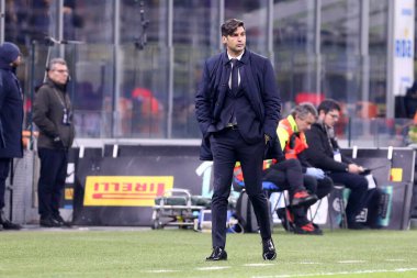 Milano, İtalya. 6 Aralık 2019. İtalyan Serisi A. Fc Internazionale, Roma 'ya karşı. Paulo Fonseca, As Roma teknik direktörü .