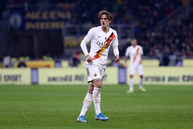 Milano, İtalya. 6 Aralık 2019. İtalyan Serisi A. Fc Internazionale, Roma 'ya karşı. Nicol? Roma 'dan Zaniolo.