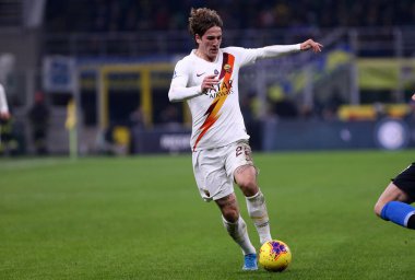 Milano, İtalya. 6 Aralık 2019. İtalyan Serisi A. Fc Internazionale, Roma 'ya karşı. Nicol? Roma 'dan Zaniolo.