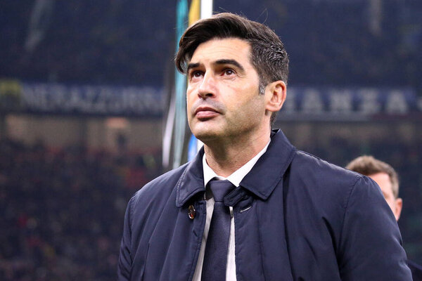 Милан, Италия. 6 декабря 2019 года. Итальянская Серия A. Fc Internazionale vs As Roma. Пауло Фонсека главный тренер "As Roma"
 .