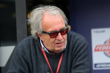 Carlo Pernat Moto GP Oakley Grand Prix 'sinin arifesinde çayırda.. 