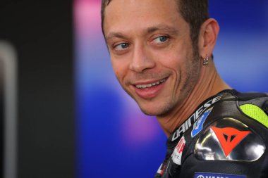 Canavar Enerjisi Yamaha 'dan Valentino Rossi İtalya' nın Moto GP Oakley Grand Prix 'si için bedava antrenman sırasında garajda.. 