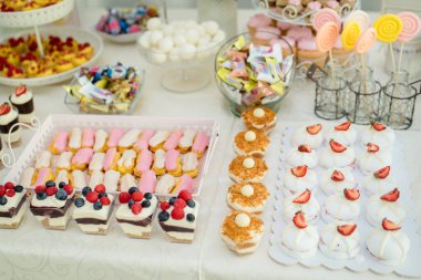 Güzel düğün detayları, tüm özel anlar ve değerli anılar..