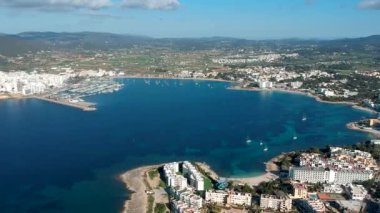San Antonio De Portmany Körfezi. İbiza Adası, İspanya.