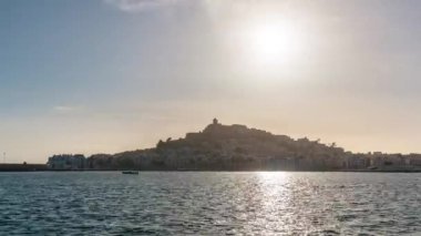 İbiza kasabasının gün batımı zamanı. Dalt Vila, İbiza kasabası. İspanya.