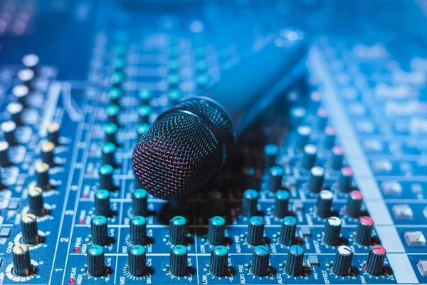 Micrófono Vocal Mesa Sonido Mezclador Audio Equipo Sonido Profesional Para — Foto de Stock