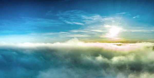 Foto Panorâmica Aérea Inverno Sol Antes Pôr Sol Acima Nuvens — Fotografia de Stock