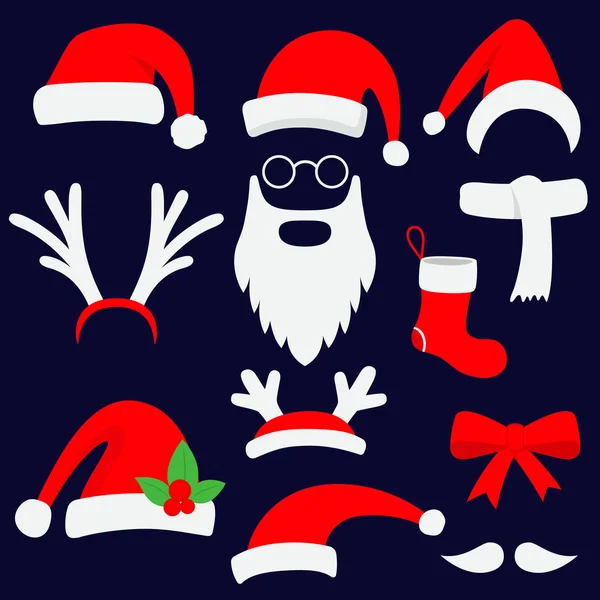 Drie rode santa hoeden, hoorns, snor, baard en christmas stocking. Vectorillustratie. — Stockvector