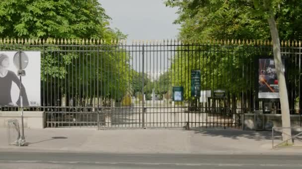 パリのリュクサンブール公園 Covid 19のために近い — ストック動画