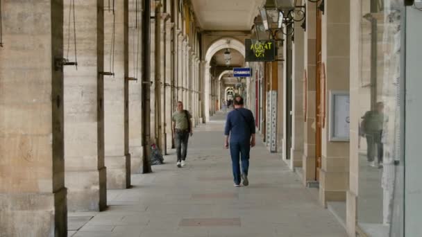 Passage Der Rue Rivoli Mit Arkaden — Stockvideo