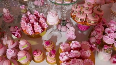 Kurabiye, kek, kek, kek.