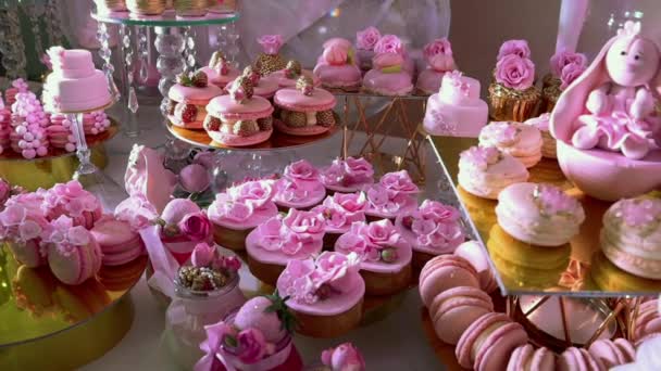 Godis Bar Makaroner Kakor Cupcakes Muffins Den Rosa Festen — Stockvideo