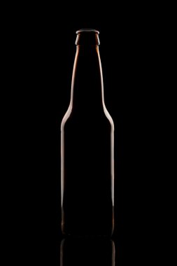 Siluet siyah bira şişeleri