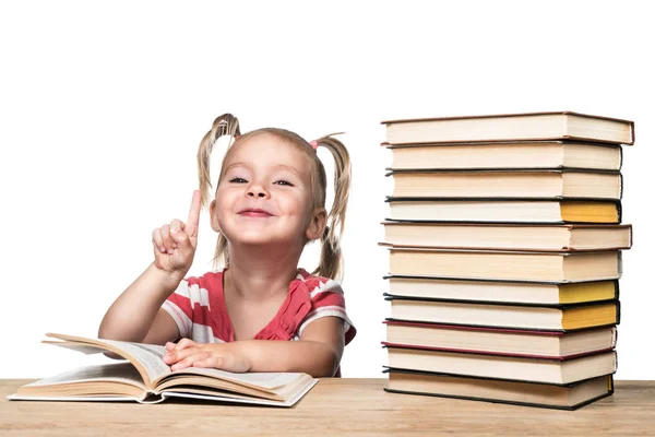 Портрет ребенка с книгой — стоковое фото