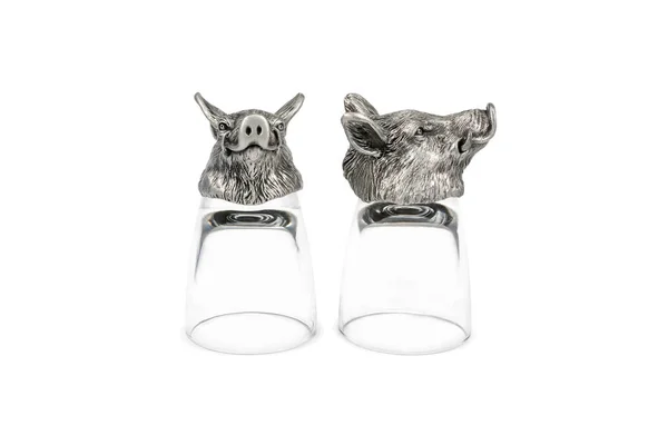 Två inverterad glas i form av vildsvin — Stockfoto