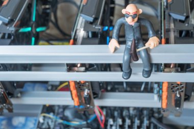 Kripto-para çiftlikte çıkarımı