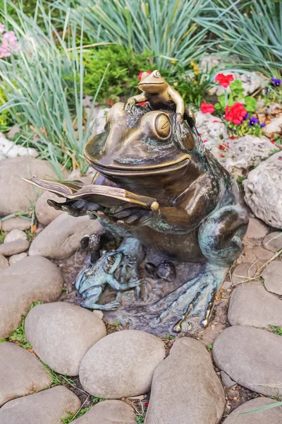 Kurbağa bakır anıt