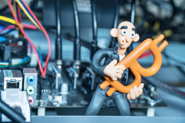 Bir bilgisayar ile bitcoin erkekte hamuru