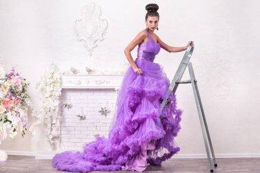 Kadın inşaat merdiven