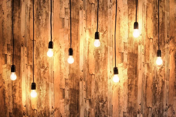 Lambalar ile ahşap arka plan