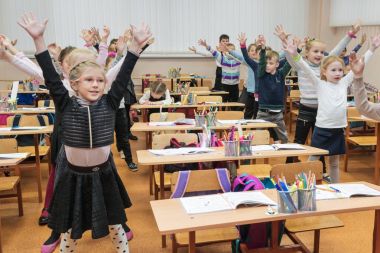 Kharkov, Ukrayna - 30 Kasım 2017: Okul teneffüste