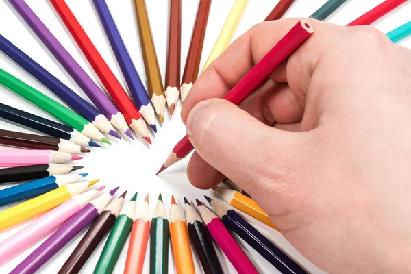 La mano está escribiendo con un lápiz —  Fotos de Stock