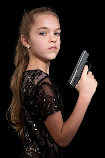 带枪的儿童肖像 — 图库照片