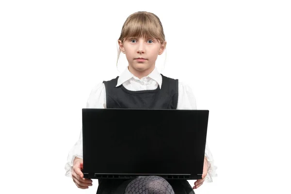 Retrato Uma Bela Estudante Com Laptop Seu Colo Isolado Fundo — Fotografia de Stock