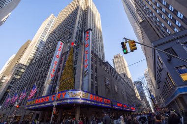 Manhattan, New York, Ny, Usa - 30 Kasım 2019. Radio City Music Hall binası ve Rockefeller Center, Midtown Manhattan, Ny, Usa .