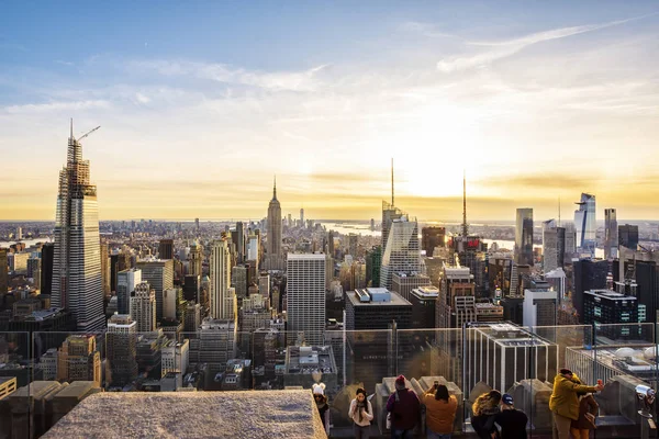 Manhattan Nueva York Noviembre 2019 Personas Mirando Arquitectura Ciudad Nueva — Foto de Stock