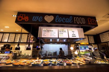 Manhattan, New York, Usa - 3 Aralık 2019. Manhattan, New York City, Usa 'da organik ve yerel gıda ile Restoran Taze & Co Launches.