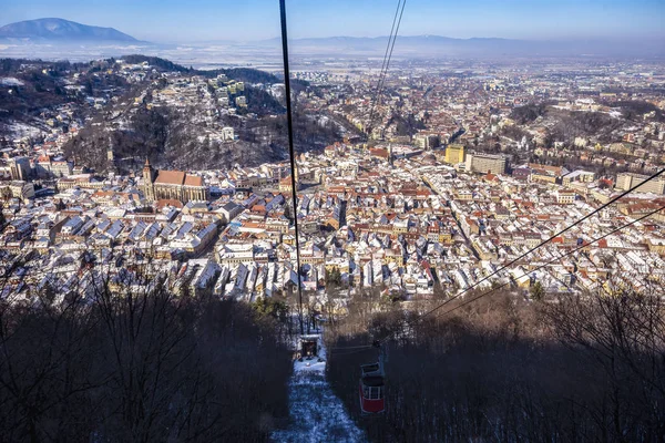 Telhados Brasov Inverno Transporte Teleférico Mountain Tampa Transilvânia Roménia — Fotografia de Stock