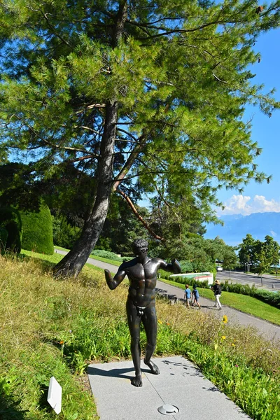 Lausanne Switzerland August 2019 Sculpture Olympic Park Lausanne Shore Lake — Stock Photo, Image