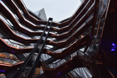 New York City, New York, ABD - 4 Aralık 2019. The Vessel, eşsiz yapı ve ziyaretçi cazibesi, Manhattan, New York City, ABD 'deki Hudson Yardları Yeniden Geliştirme Projesi' nin bir parçası.. 