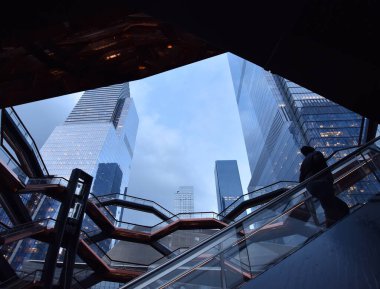 New York City, New York, ABD - 4 Aralık 2019. The Vessel, eşsiz yapı ve ziyaretçi cazibesi, Manhattan, New York City, ABD 'deki Hudson Yardları Yeniden Geliştirme Projesi' nin bir parçası.. 