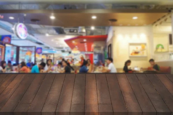 Fából készült asztal, modell akár belső étterem-design, reklám élelmiszer bíróság fából készült asztal textúra háttérrel. — Stock Fotó