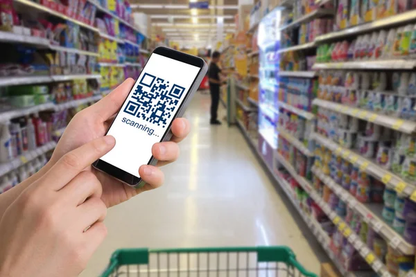 insan eli tutun ve dokunmatik akıllı telefon, tablet, Qr ile cep telefonu