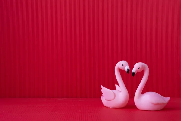 Copy space on Red Valentines background with Pink Couple bird to — Stock Photo, Image