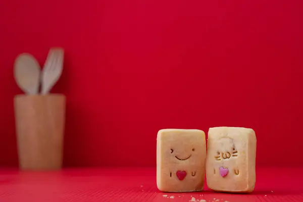 Αντιγραφή χώρου στο φόντο Red Valentines με Happy Cookie Ζευγάρι — Φωτογραφία Αρχείου