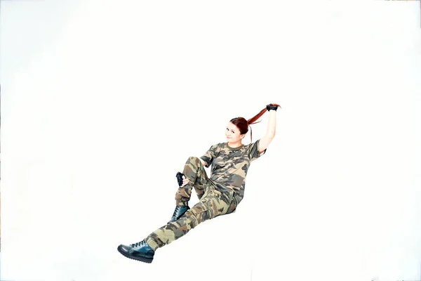 Солдатська Дівчина Військовій Формі Позує Білому Тлі — стокове фото