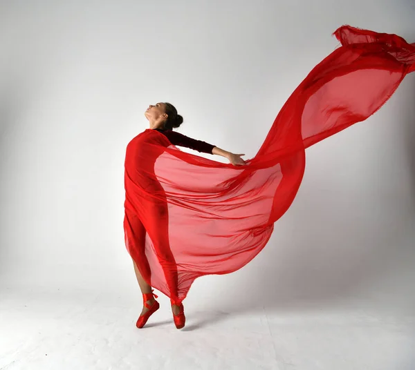 Гімнастка Червоній Сукні Червоних Точках Червоному Парео — стокове фото