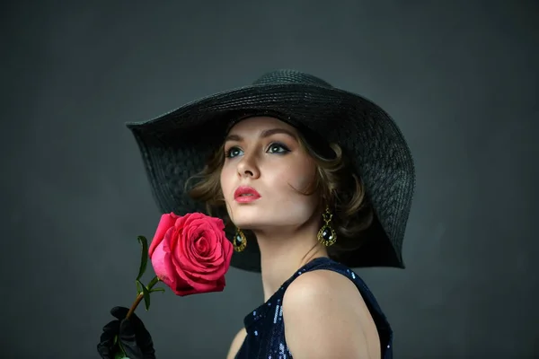 Beautiful Woman Blue Evening Dress Black Gloves Black Hat — Stock Photo, Image