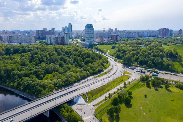 Vista Panoramica Una Grande Città Con Case Strade Filmate Drone — Foto Stock