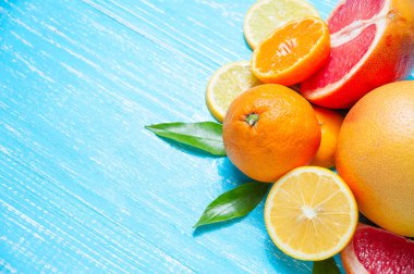 Narenciye meyve. Greyfurt, mandalina ve limon.