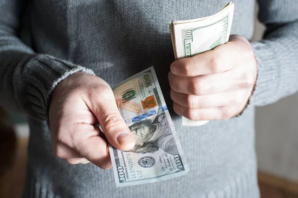 Para, ABD Doları veren işadamı