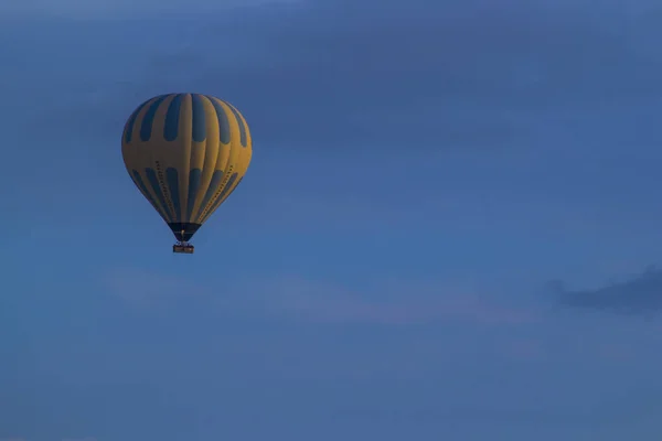 Balon gökyüzü rengi